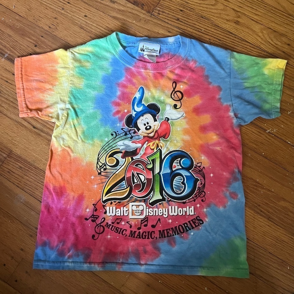 Kids XS Disney parks 2016 tshirt